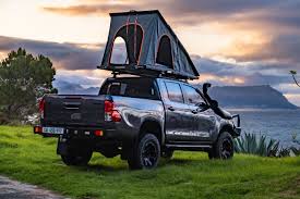 Alu-Cab LT-50 light weight rooftop tent  and a 270 degree Shadow awning. Camp4x4. camp 4x4, overlanding, camping. Off-road